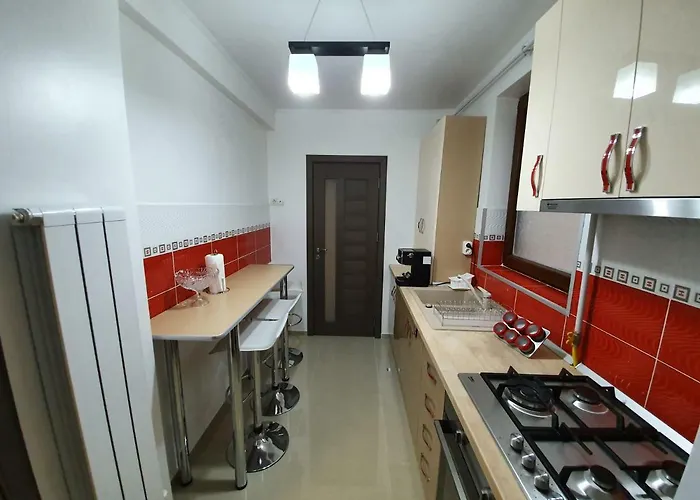 Katy Neversea * 康斯坦察